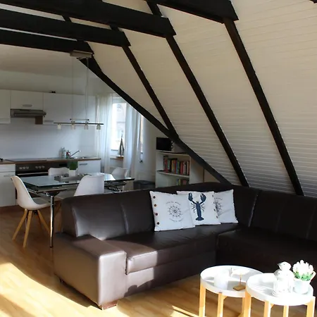 Moderne Mit Balkon In Ruhiger Lage Apartmán Grömitz