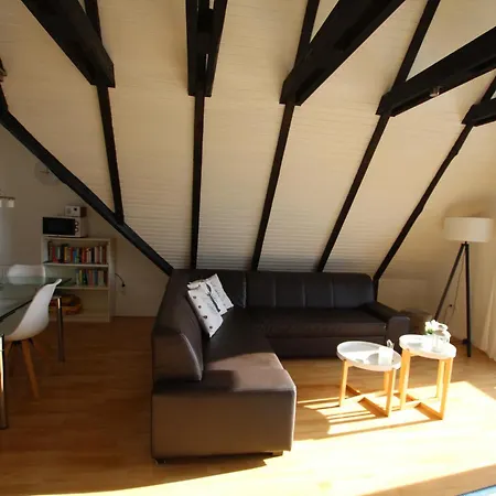 Moderne Mit Balkon In Ruhiger Lage